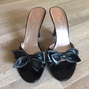 Max de Carlo black peep toe heels with bow, 9.5